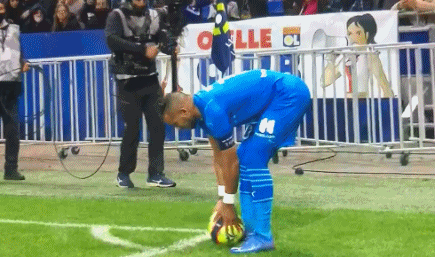 一场4-0！让意甲榜首易主：国米大胜登顶，争冠4强差3分米兰有戏