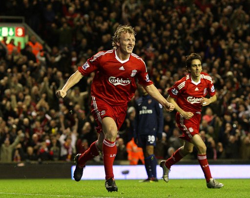 数据占优，拜仁对阿森纳5场不败，14次交手赢下8场（数据优势明显：拜仁近5战阿森纳不败，14次交锋拿下8场）