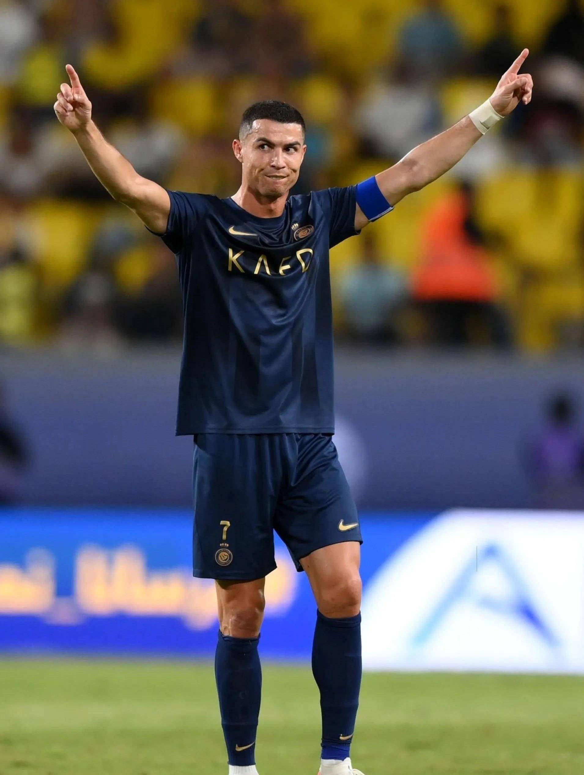 队报：尼斯有意租借法鹰前锋瓦希，塞维利亚也加入竞争（队报：尼斯盯上租借法鹰射手瓦希，塞维利亚亦加入争夺）