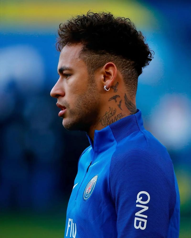 大卫-路易斯：未来会当教练；在慕尼黑夺得欧冠那夜太疯狂了（大卫-路易斯：未来考虑从教，慕尼黑欧冠捧杯之夜太疯狂）