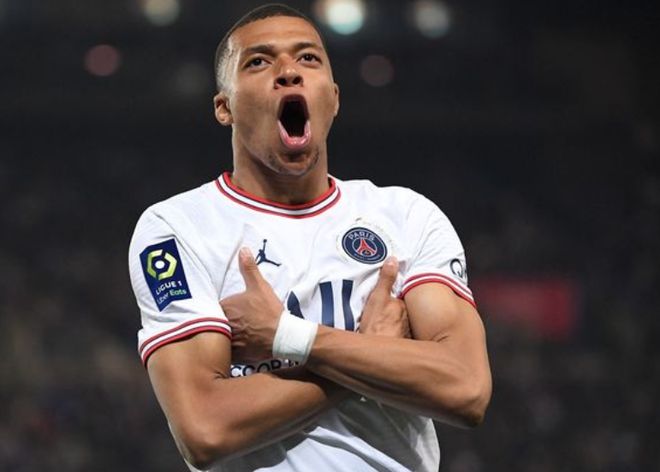 丹尼尔斯达成生涯第400次抢断，NBA历史第六年轻