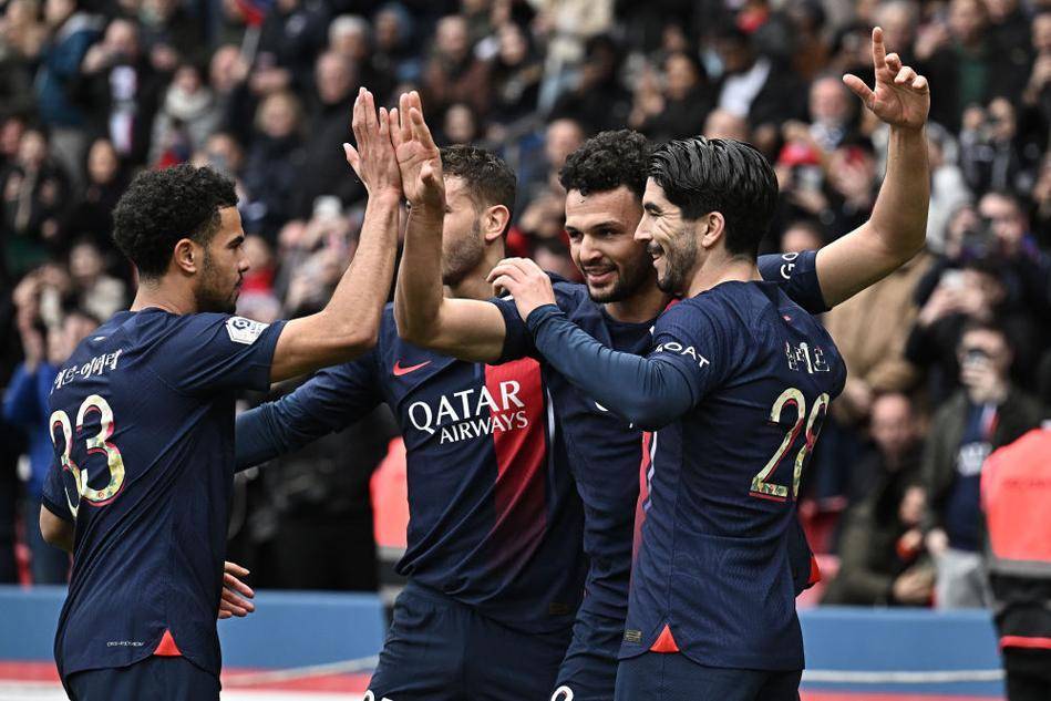 混团世界杯：国乒轮休孙颖莎，8-0横扫韩国，动漫及王炸姐弟建功（混团世界杯：国乒雪藏孙颖莎，8-0零封韩国，动漫与王炸姐弟齐发威）