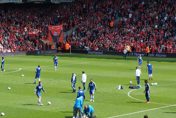 备受关注，伊万卡-特朗普的三个孩子作为梅西等人的球童入场