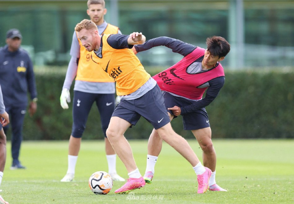 逆转功臣！麦丹13中10轰27分，里德末节4三分轰14分（逆转双星闪耀：麦丹13投10中砍27分，里德末节飙进4记三分独取14分）