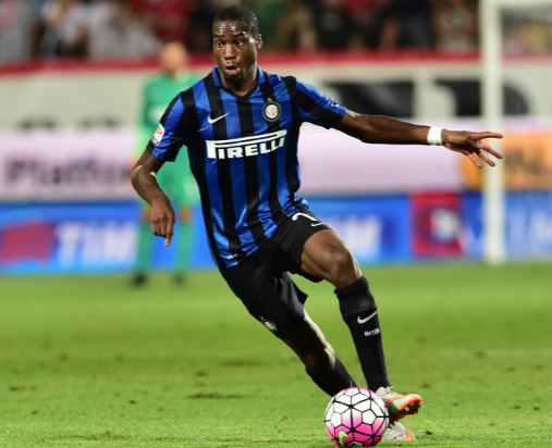 记者：谢维军在昨天的比赛中肋骨又裂了（记者：谢维军在昨日比赛中肋骨再次裂伤）