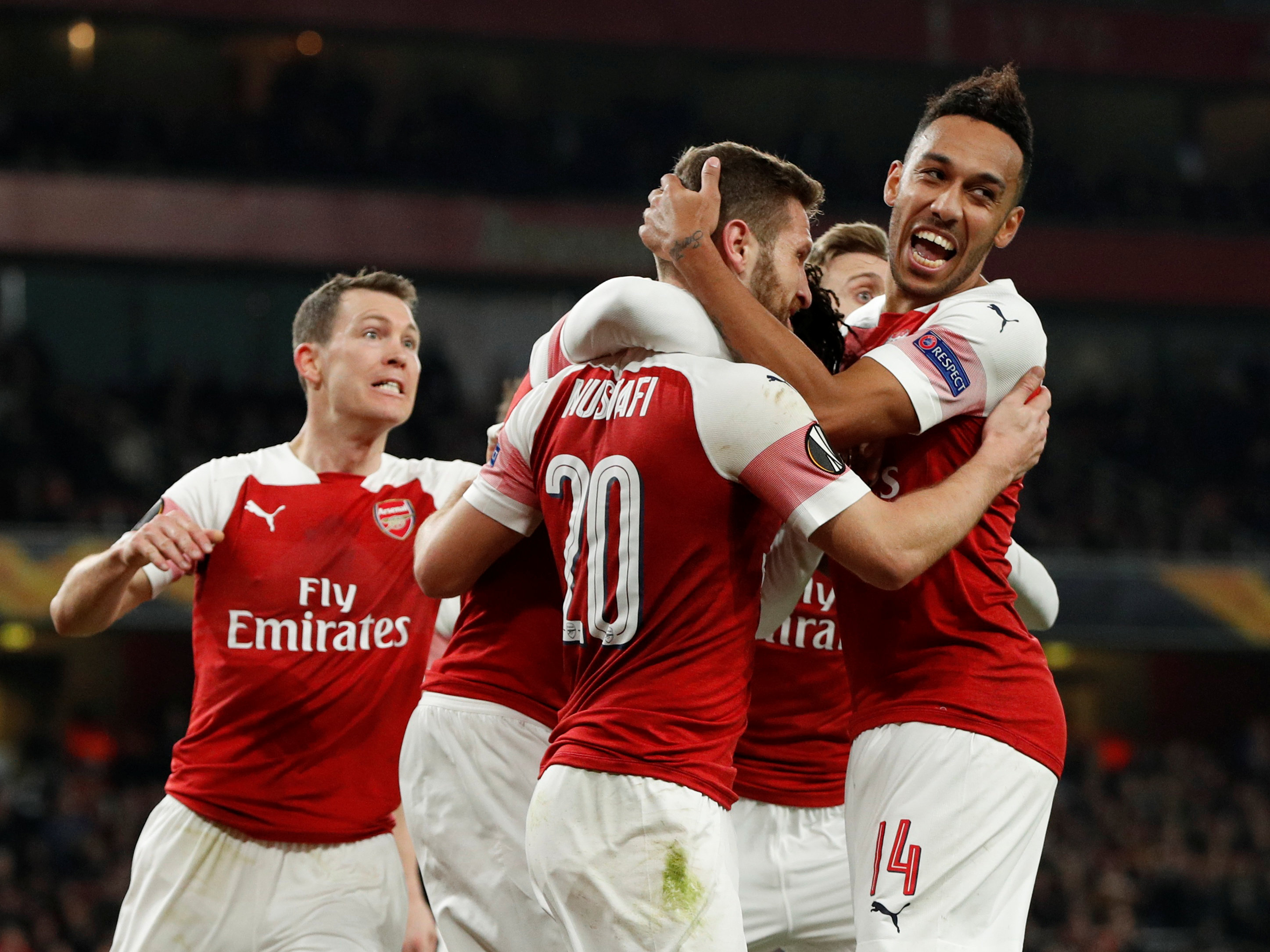 记者：金玟哉因牙齿和肌肉问题，也将缺席拜仁明日比赛（记者：金玟哉因牙齿及肌肉问题，也将无缘拜仁明日比赛）