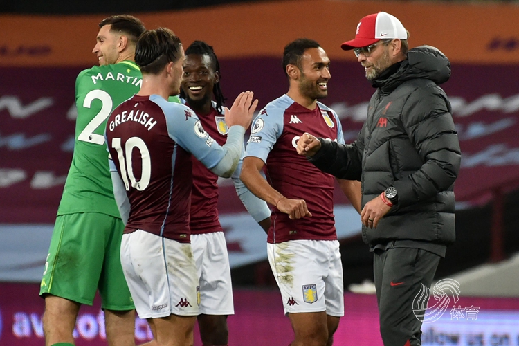 热议海港平柔佛：十分狼狈且侥幸；陈威出色全队血性（海港战平柔佛引热议：过程狼狈且侥幸，陈威高光全队展现血性）