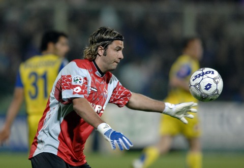 青训小将助攻制胜球，引发关注（青训新星助攻制胜，备受瞩目）