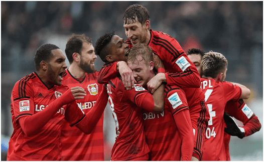 记者：奥斯卡身边人认为他没法继续踢球了，他在体能测试时突感不适（记者：奥斯卡体能测试突感不适，身边人称其恐难再继续踢球）